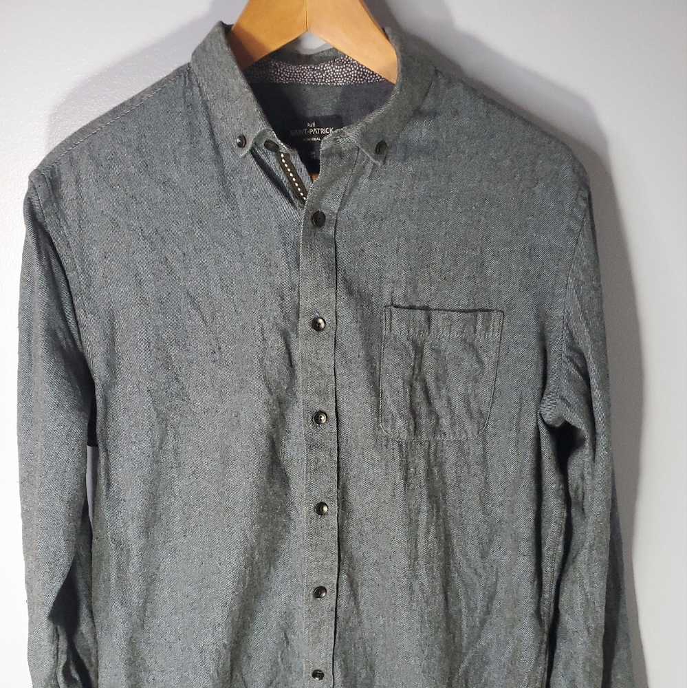rue saint patrick Button Shirt Men Size M